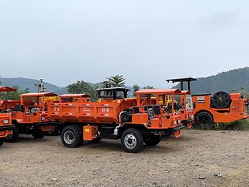 河南5噸地下自卸車(chē)使用現(xiàn)場(chǎng)